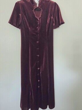 Molly Malloy Velvet Full Length Button-Front Dress in Deep Burgundy Medium